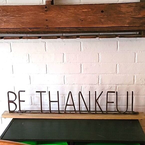 BE THANKFUL Black metal and Wood Sign - Picture 1 of 3